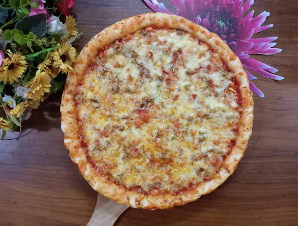 Best pizza and donair restaurant in Edmonton, AB